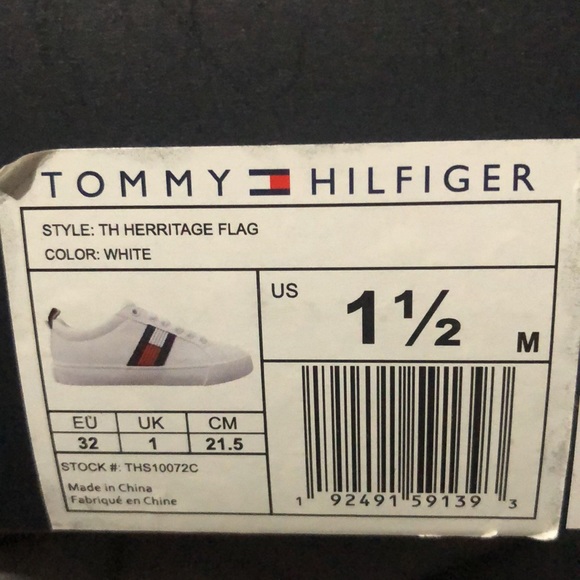 Tommy Hilfiger - Picture 3 of 4